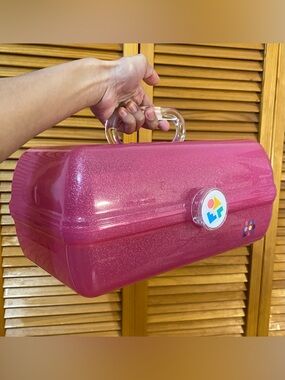 Vintage Caboodles: Sparkly case with mirror